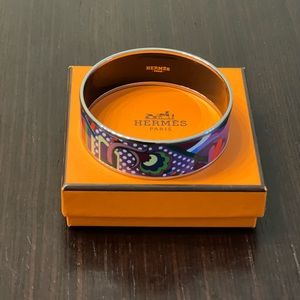 Still Available - Brand new, never worn Hermès bangle.